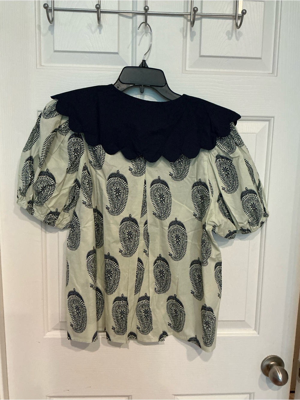 GGO Navy & Cream Paisley Puff-Sleeve Blouse with Statement Collar - Picture 2 of 2
